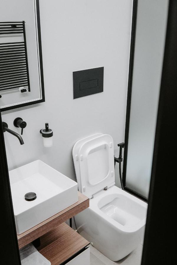 Dislocati Bnb - Jacuzzi Privata - Cucina - Tv60" - Minimal Luxury Marigliano Exterior photo
