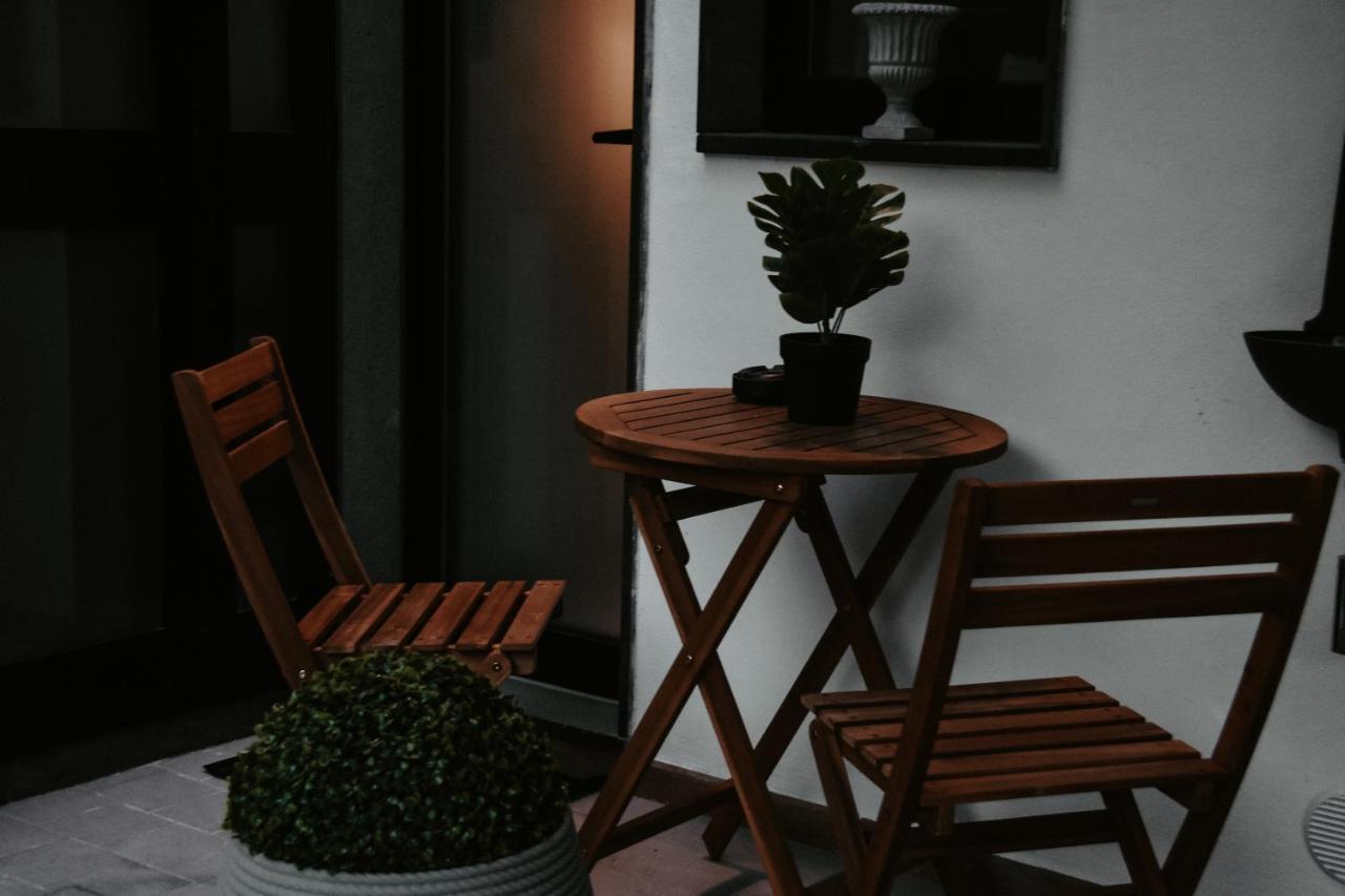Dislocati Bnb - Jacuzzi Privata - Cucina - Tv60" - Minimal Luxury Marigliano Exterior photo