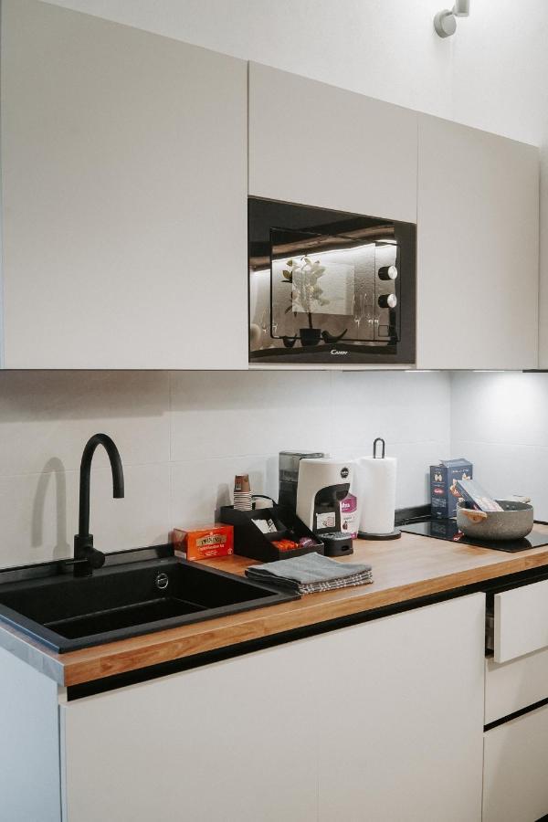 Dislocati Bnb - Jacuzzi Privata - Cucina - Tv60" - Minimal Luxury Marigliano Exterior photo