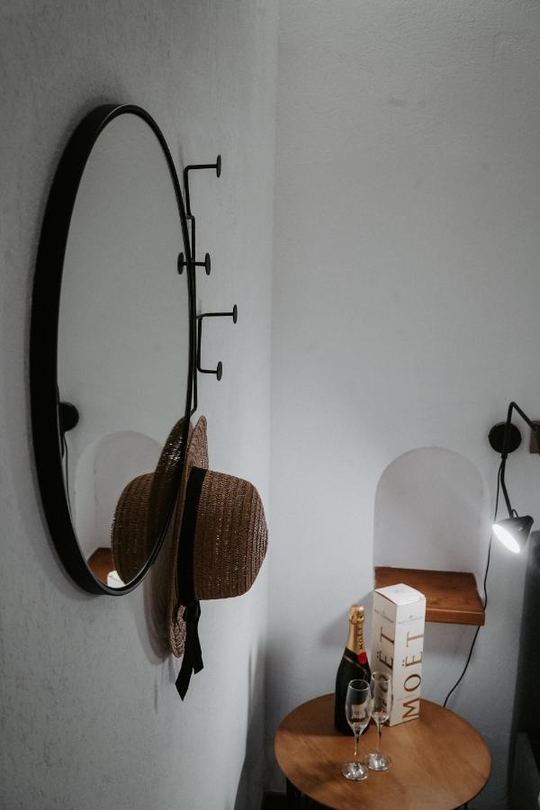 Dislocati Bnb - Jacuzzi Privata - Cucina - Tv60" - Minimal Luxury Marigliano Exterior photo