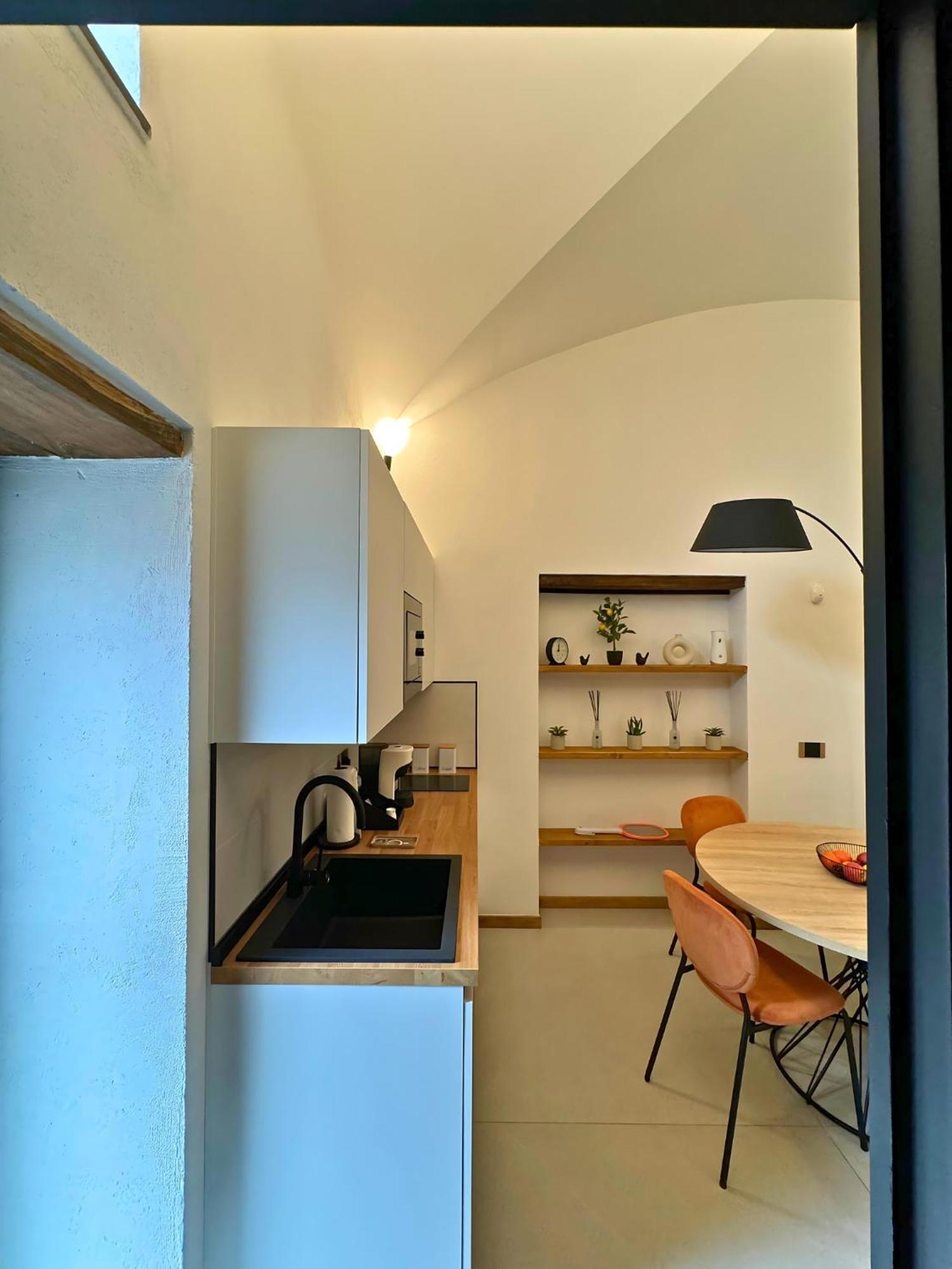 Dislocati Bnb - Jacuzzi Privata - Cucina - Tv60" - Minimal Luxury Marigliano Exterior photo